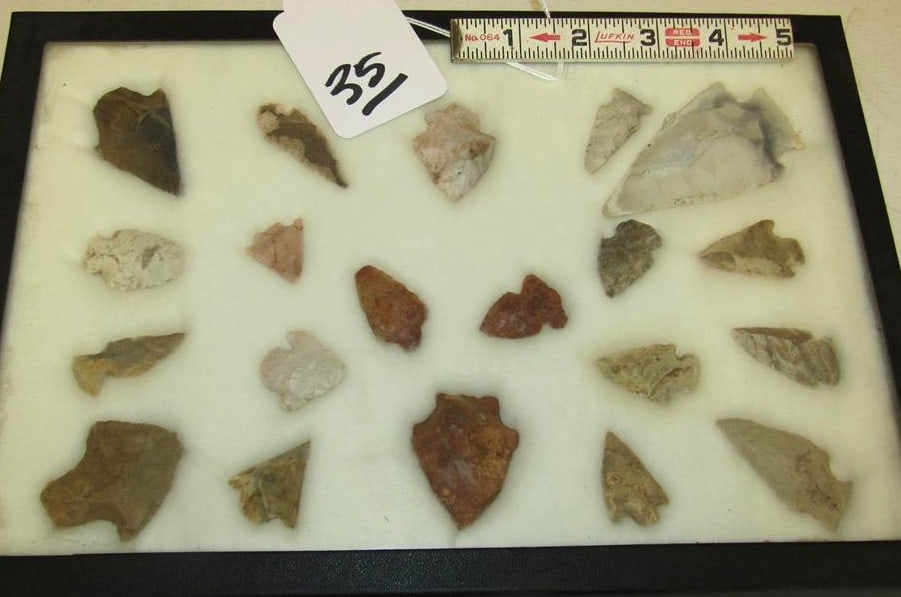 20 points: Display with 20 pc various points, largest is 3 1/4"