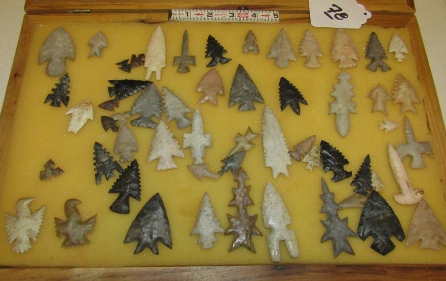 Numerous points: Wood case with numeous points, tools, eccentrics etc,