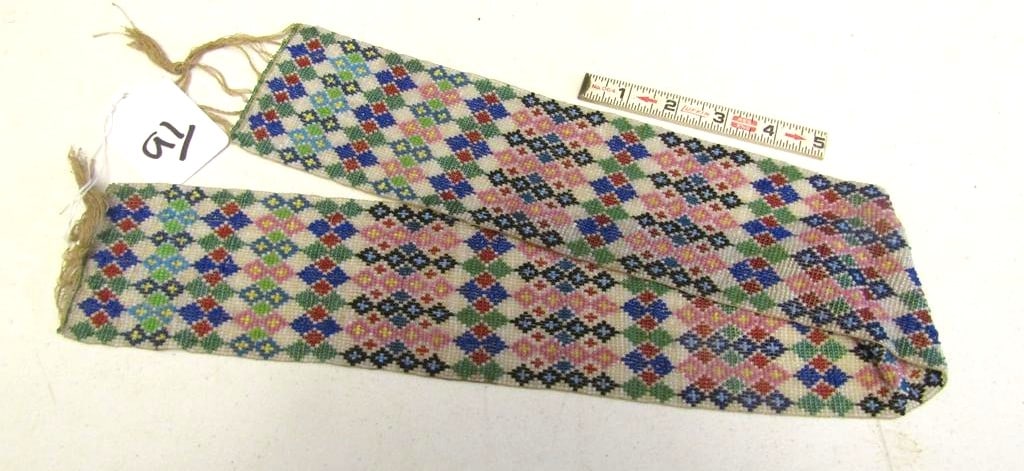 Bead sash: Great Lakes 30 x 3 1/4" beaded sash, good/very good cond
