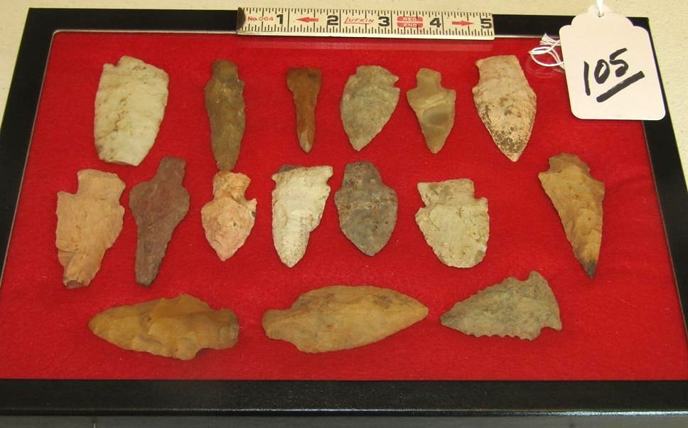 16 points: Display with 16 various type fling points