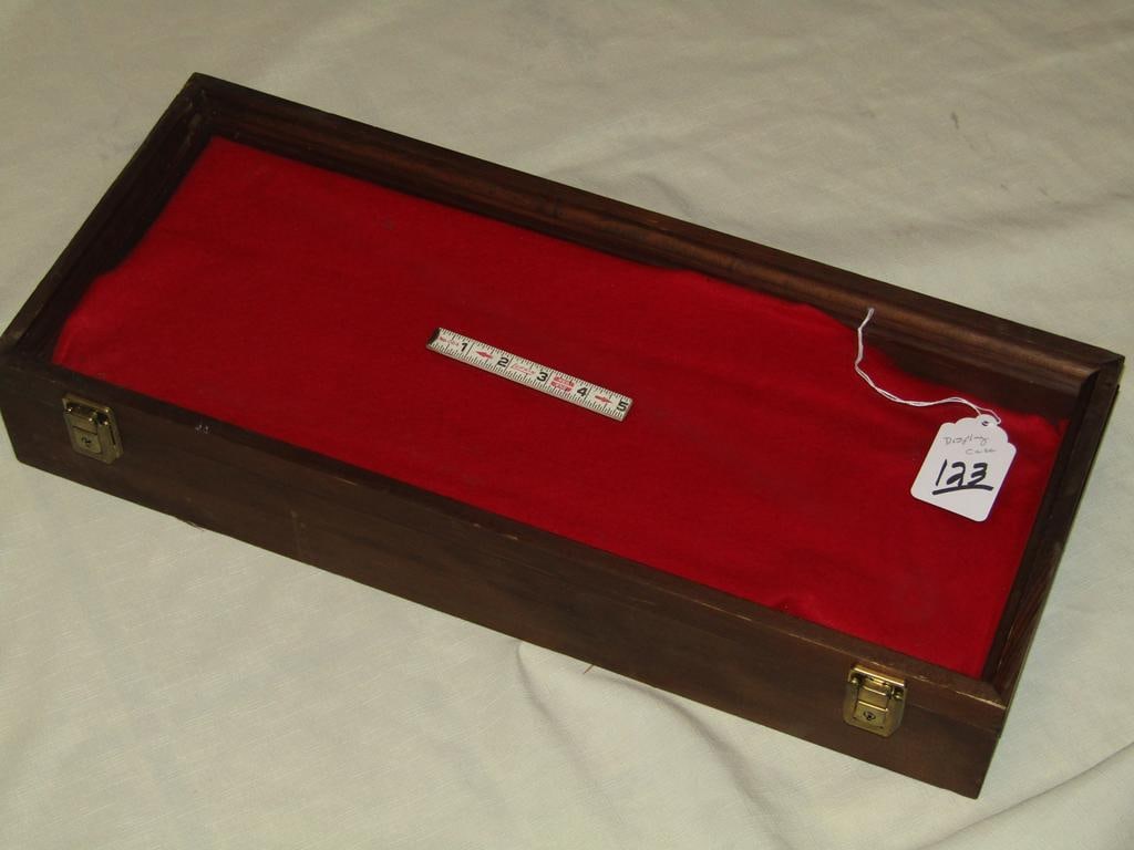 Display case (1 of 1)