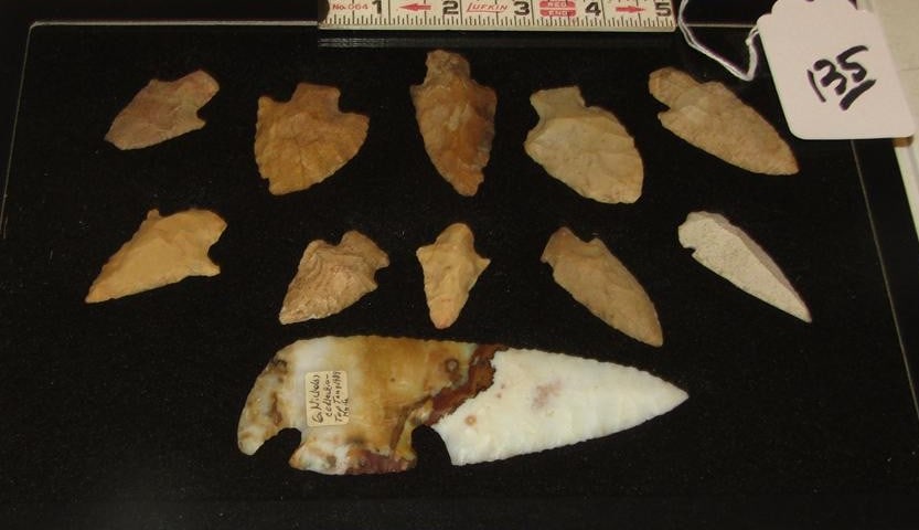 11 points: Display with 11 pc various points including 5 1/2" marked corner tang knife