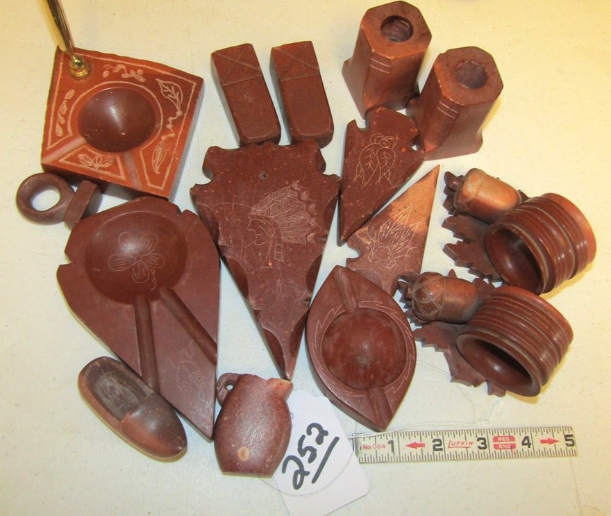 15 Pc Pipestone: Box with 15 pc varioius pipestone collection