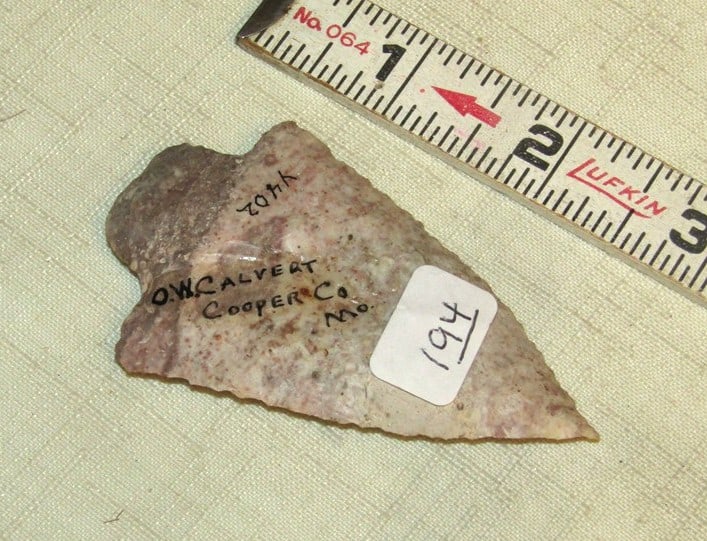Point: 3" Adena point, gray and cream style colored, not examined for coa