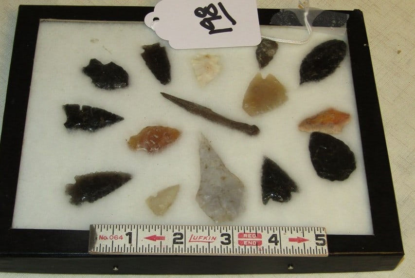 15 points: Display with 15 various points and tools, not examined for coa's