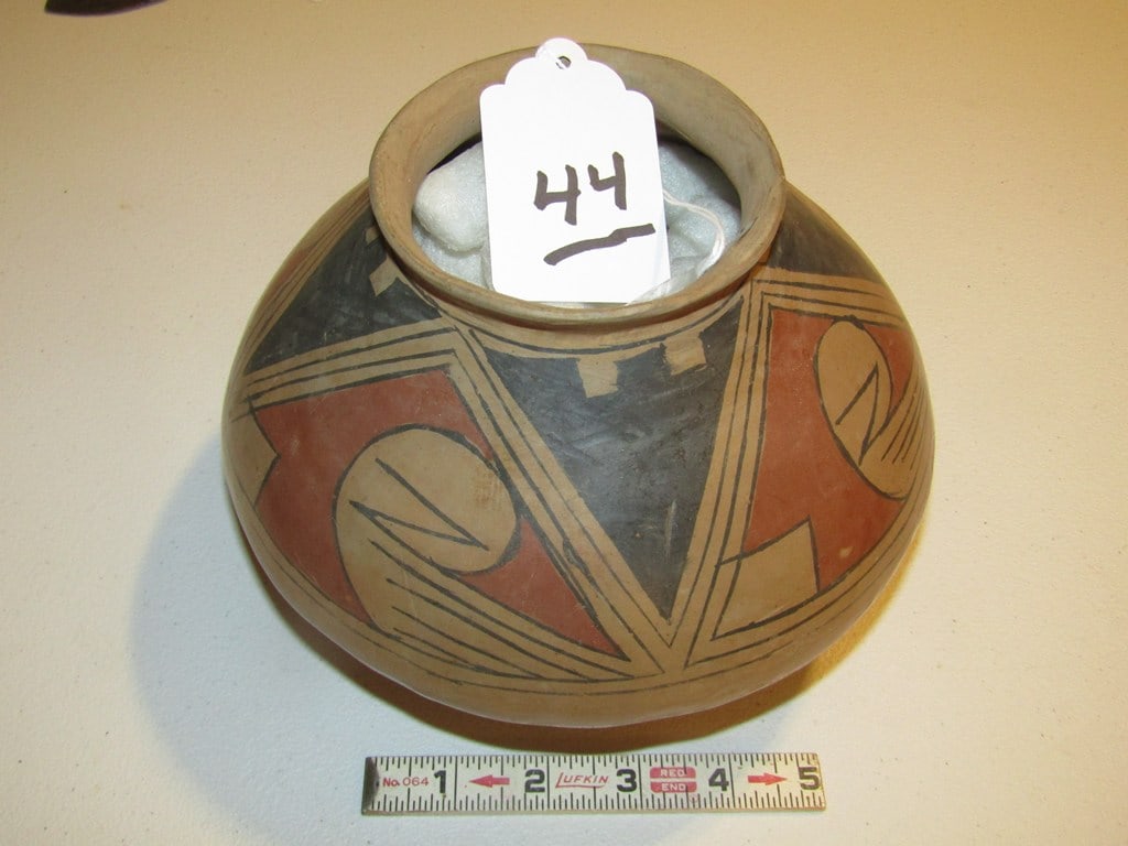 Jar: Casa Grande pottery painted jar, 7 1/2" x 6", good condition