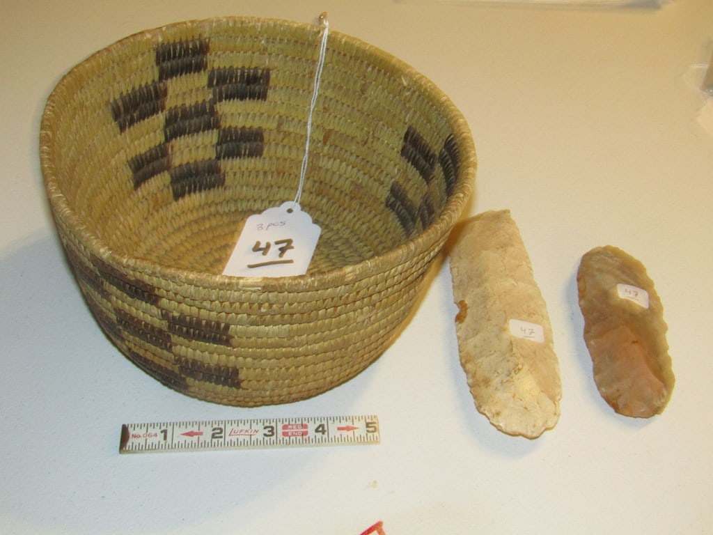 Basket: Papago 8 1/2" x 4" basket with 2 flint knives, knives not examined for coa