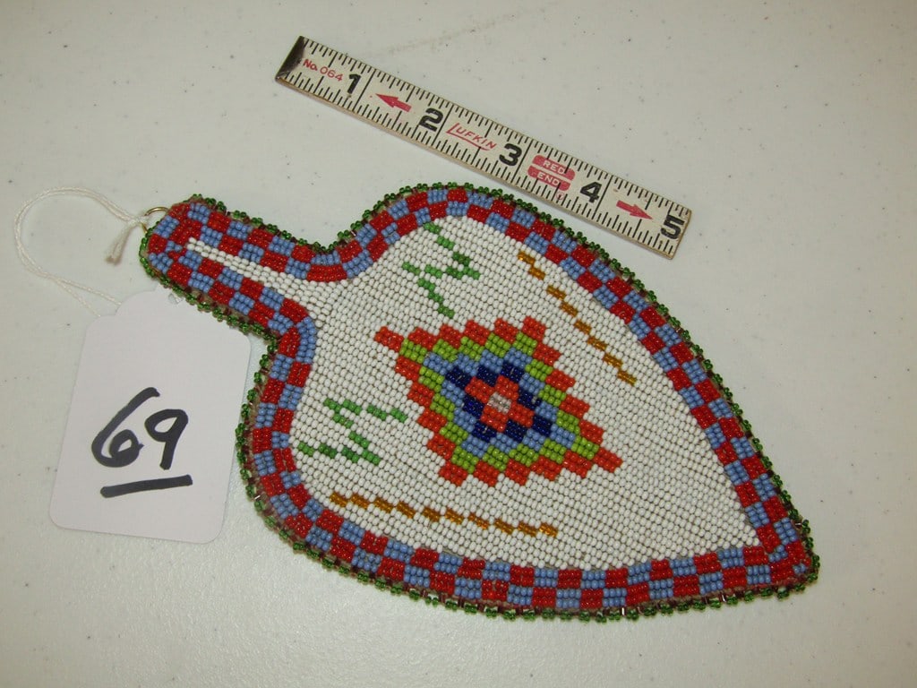 Bead pouch (1 of 2)