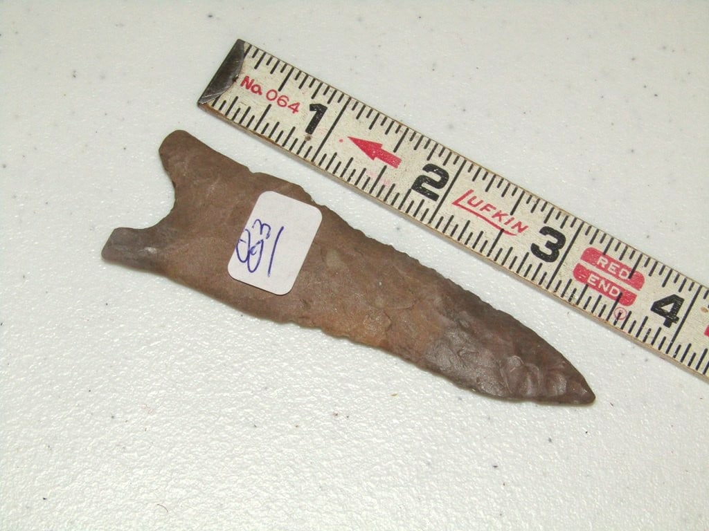 Poiint: 3 3/4" brown Dalton, Lamp collection, not examined for coa