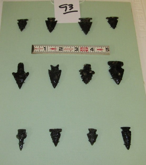 16 points: Display card with 16 pc obsidion points, Cook collection, not examined for coa
