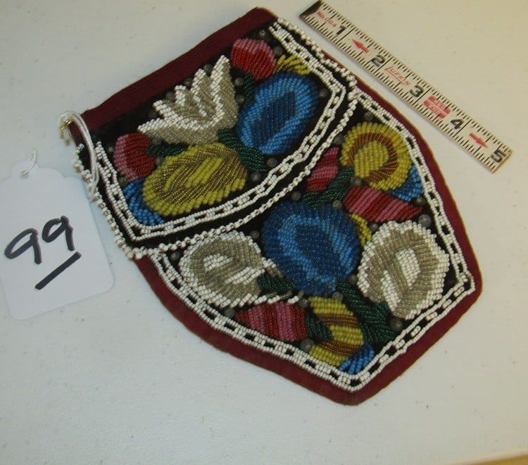 Bead bag: Iroquois full beaded bag, 6 3/4", Floral design, very good condition