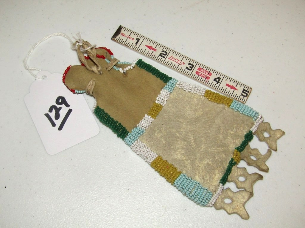 Bead bag: Plains 7" hide sinew sewn bag, cut out tabs, sinew sewn, very good condition