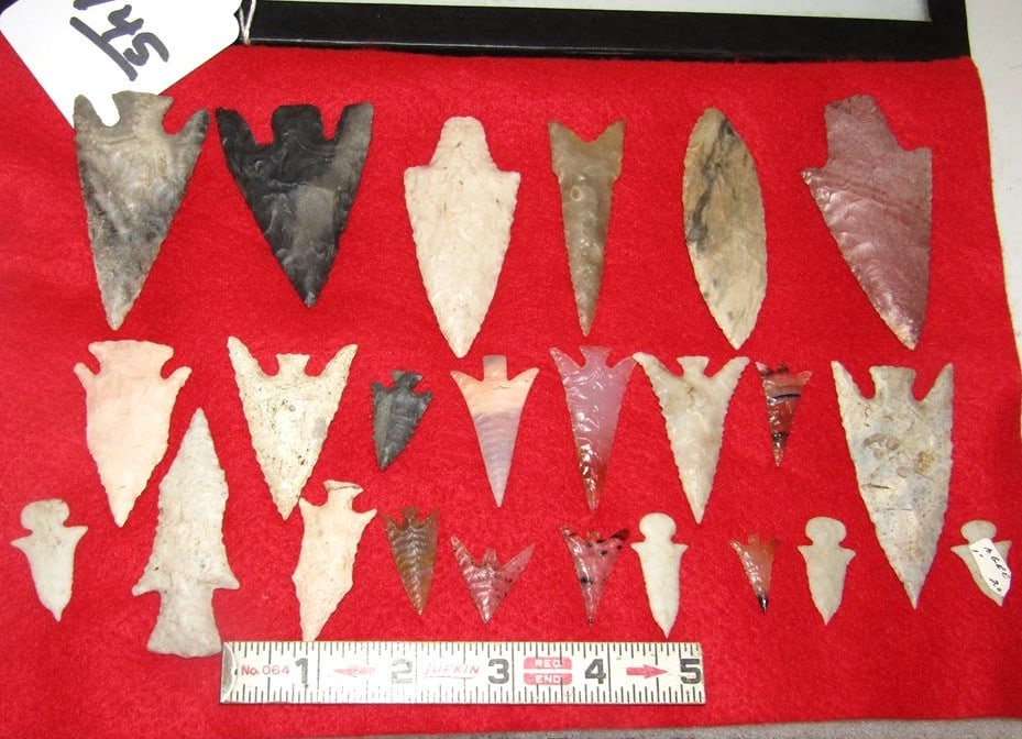 24 points: Display with 24 pc points, largest 3 1/8", Cook collection, not examined for coa