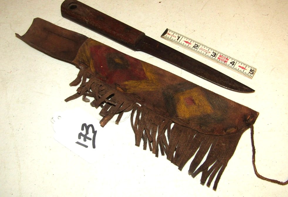 Knife case: Parfletch painted 12 1/2" knife case with knife, fringe, good condition, Beranek collection