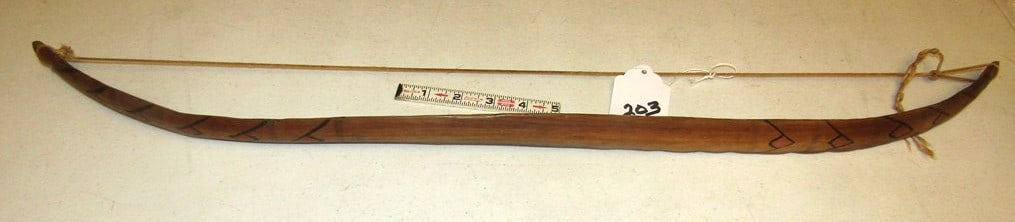 Bow: Plains 30" painted child's bow, Beranek collection, good condition
