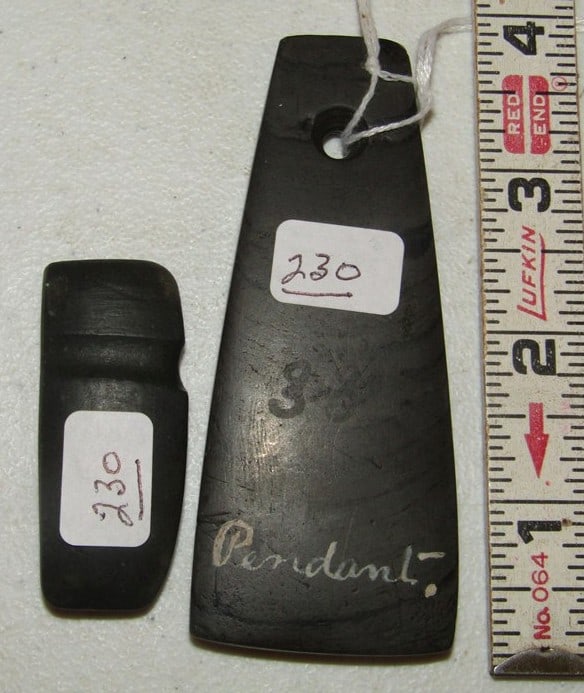 Pendant/axe (1 of 1)