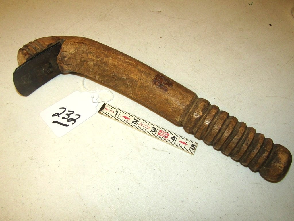 Hide scraper - 2