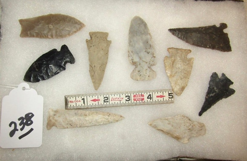 9 points: Display with 9 various points, largest 3 1/2", Lamp collection, not examined for coa