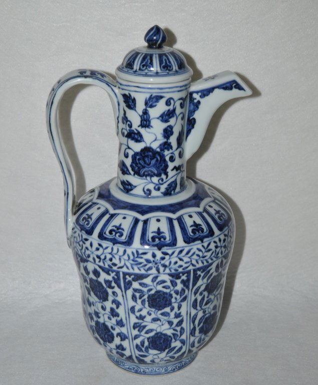 Chinese Blue and White Porcelain Ewer (1 of 10)