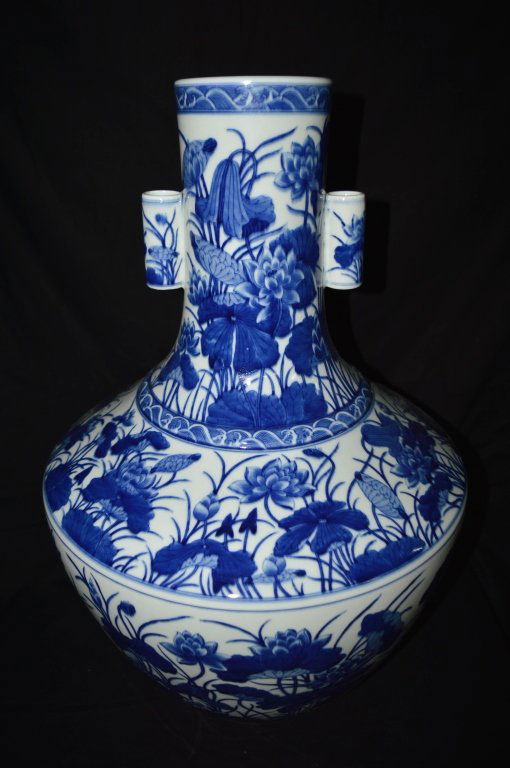 Chinese Blue and White Porcelain Double Ear Vase (1 of 10)