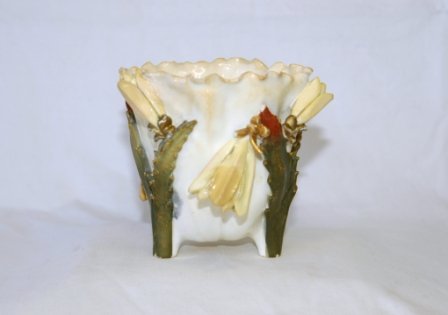 3 Pieces Moore Bros Porcelain. Bowl & 2 ornaments  - 6