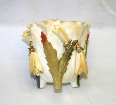 3 Pieces Moore Bros Porcelain. Bowl & 2 ornaments  - 8
