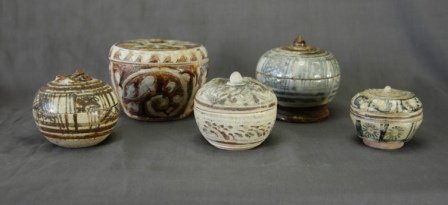 5 Early Sawankolok Lidded Jars. H from 5-8cm