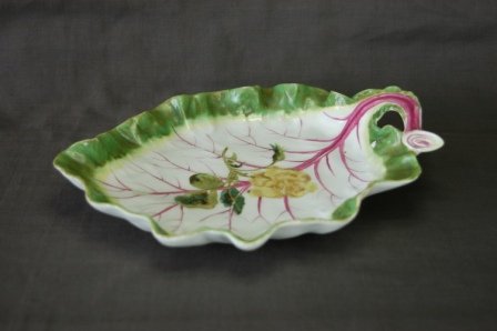 Chelsea Porcelain Leaf Dish c.1760. Painted as l