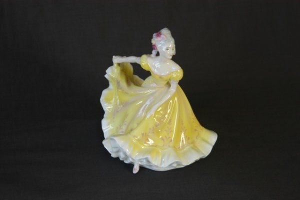 Royal Doulton 'Ninette' Figure HN2379 H 21cm - 2