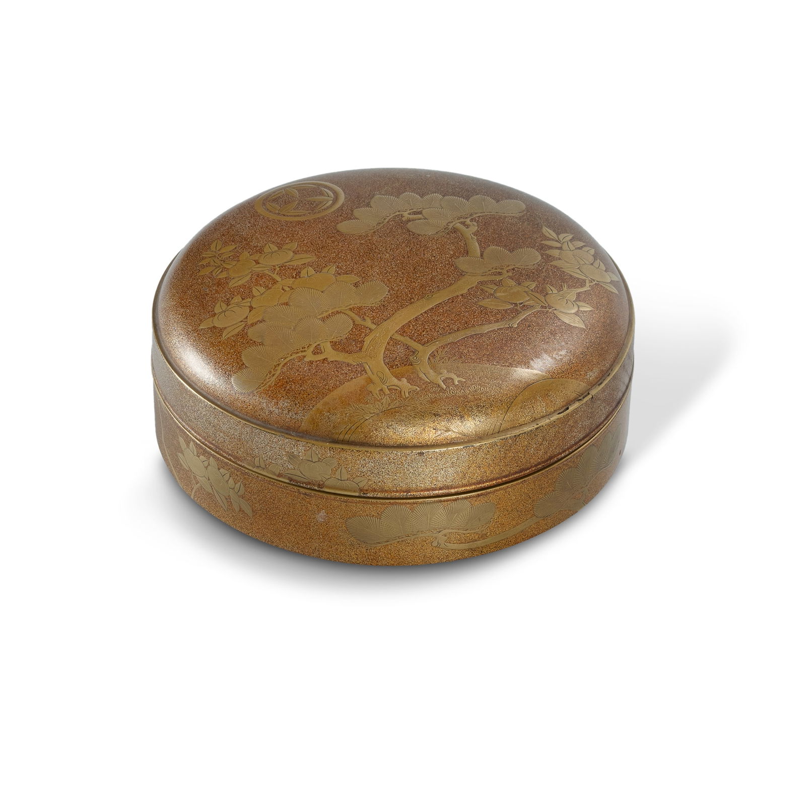 Japanese Lacquered Covered Cosmetics Box. With maki-e decoration of pine and peach trees. (Dia.14cm) (1 of 3)