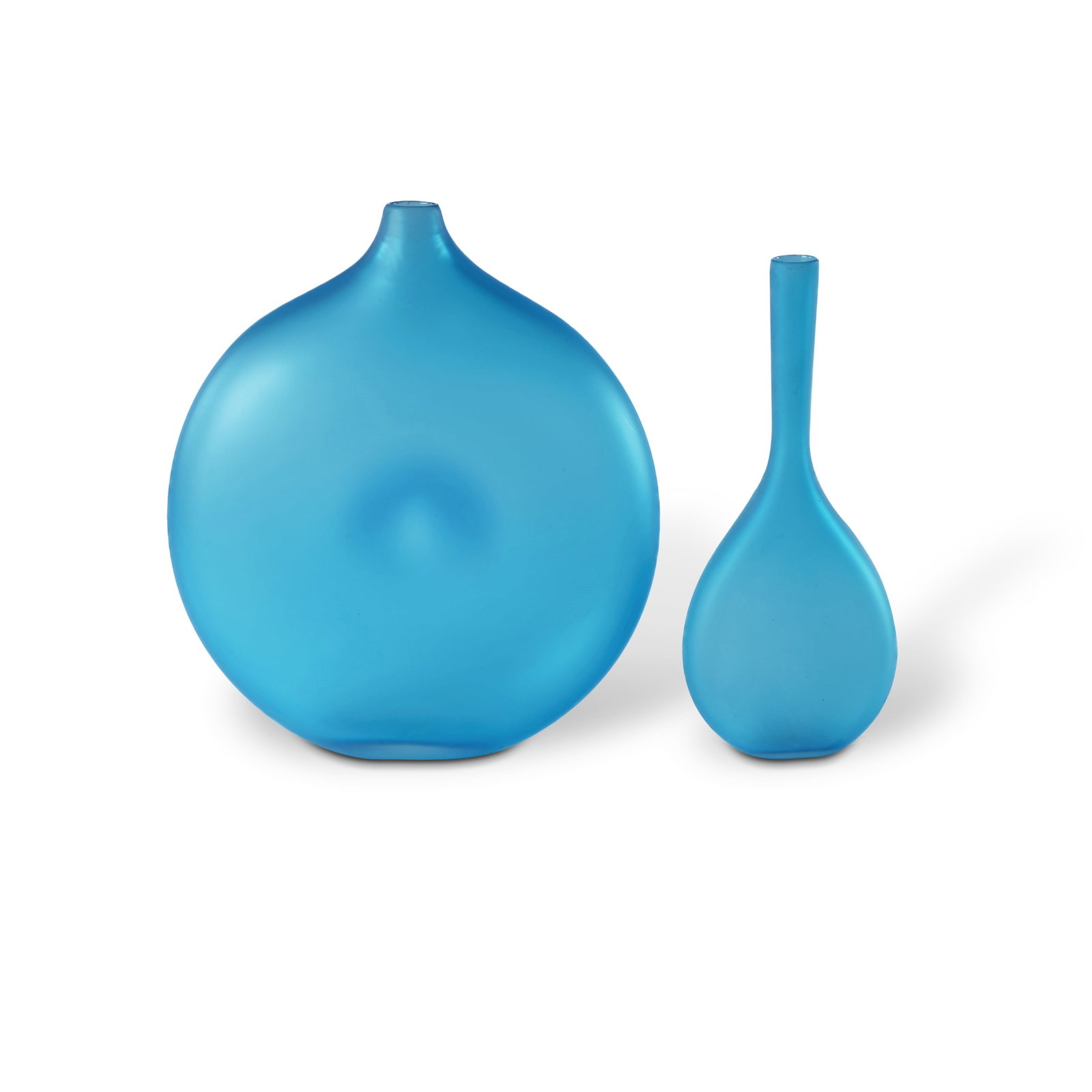 Pr Studio Glass Vases by Benjamin Edols and Kathy Elliott.: Pr Studio Glass Vases by Benjamin Edols and Kathy Elliott. Blue ovoid disk vase and smaller flask vase. The larger engraved 'Ben Edols Kathy Elliott 1996' to base. The smaller vase unsigned. (H33.5cm
