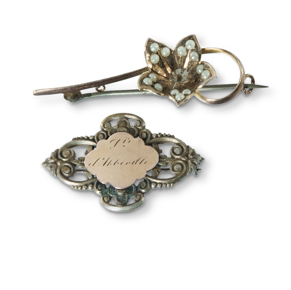 Two Brooches One 9ct pink gold flower design set with simulated pearls (main pearl missing), and one (1 of 1)