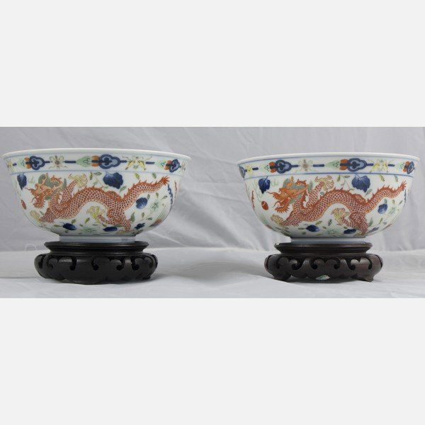 A Fine Pair of Wucai 'Dragon and Phoenix' Bowls, (1 of 10)
