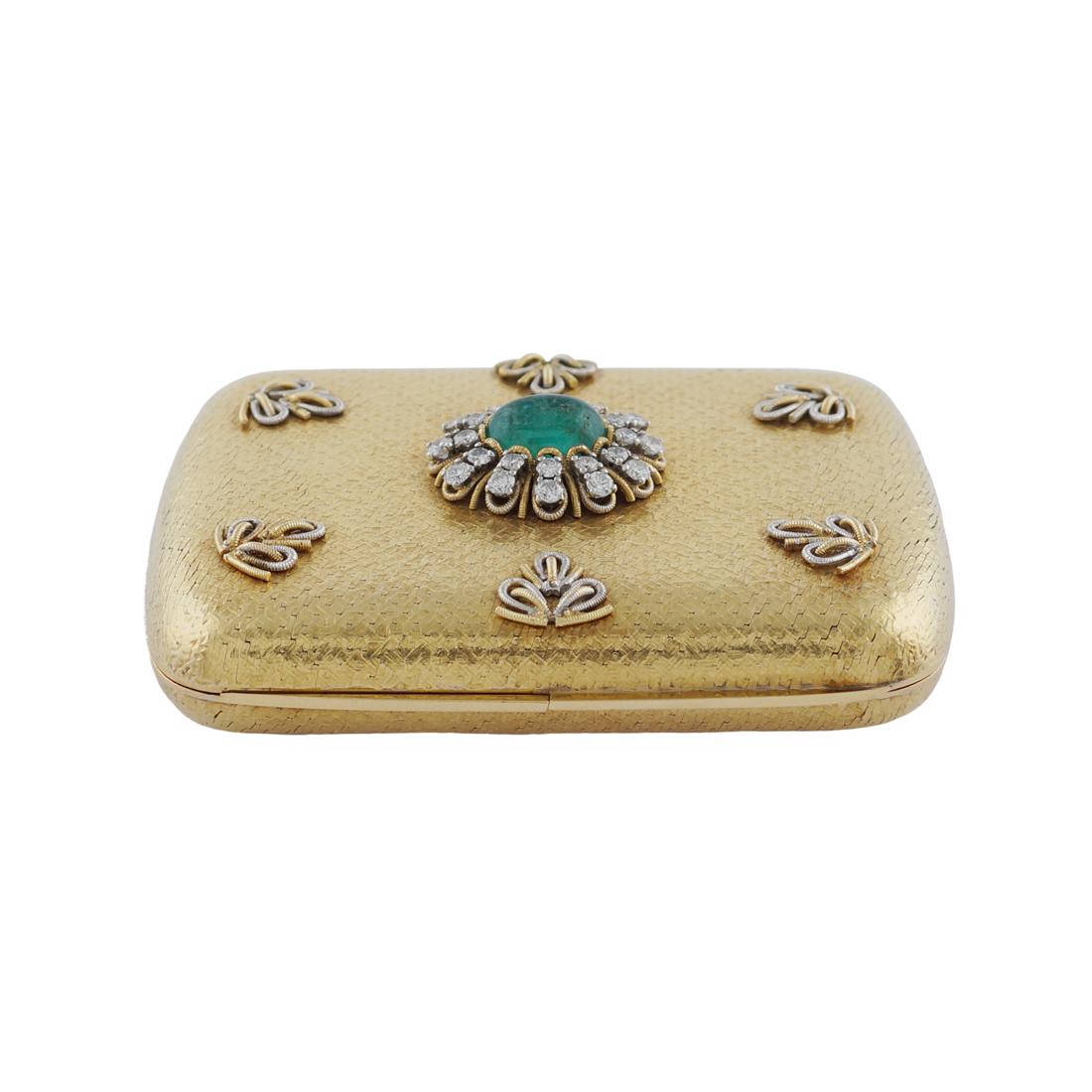 Van Cleef & Arpels, 18kt gold trousse signed,: rectangular shape with floral applications in white and yellow gold, centered by a cabochon cut emerald approx ct 4 and brilliant cut diamonds ct approx 1.70, mirror inside, signed and numbered NY 353