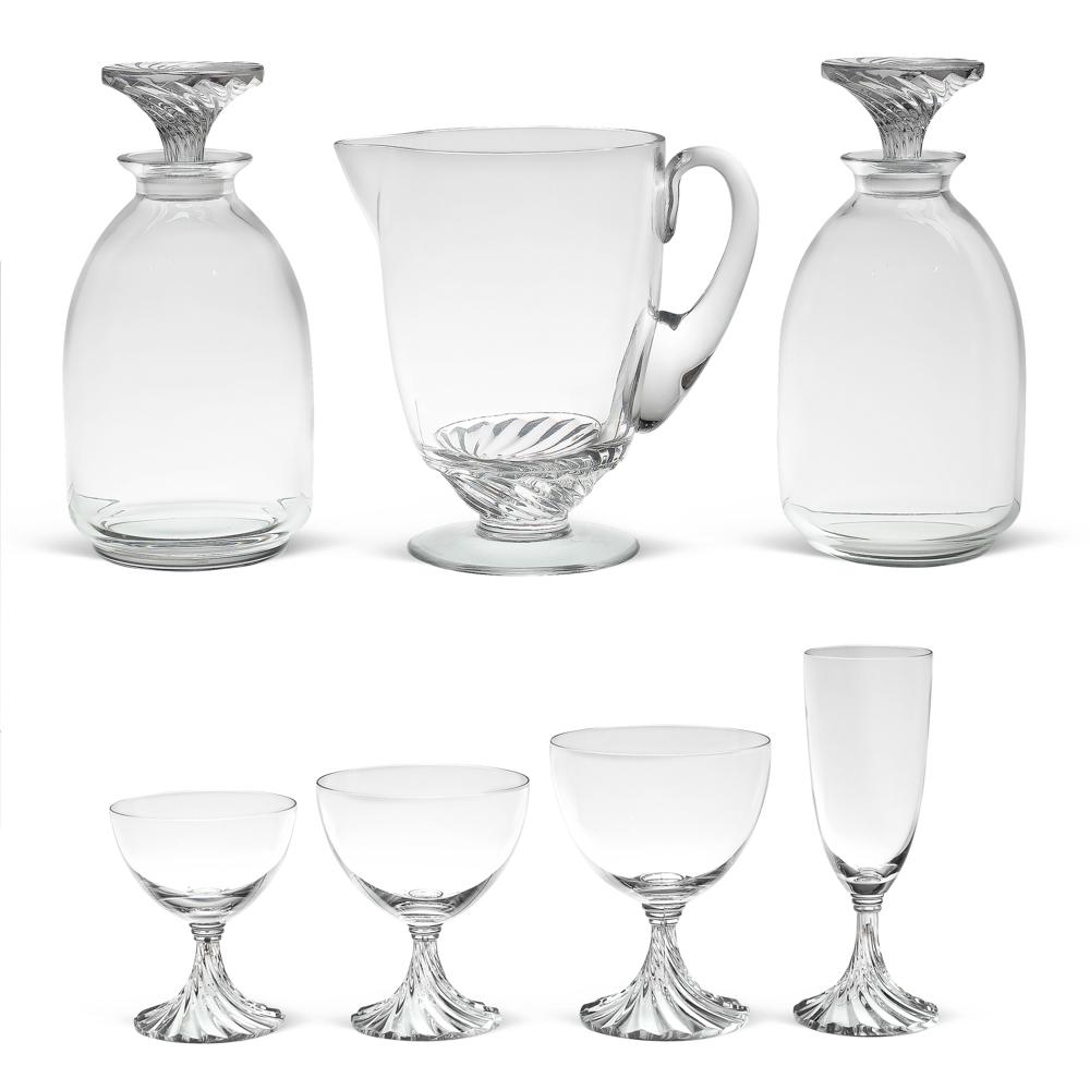 Lalique, crystal glass service (43) France, maximum h.: Lalique, crystal glass service (43) France, maximum h. 23 cm. Rambouillet model, signed under the bases. Comprising: 12 water glasses, 10 wine glasses, 12 liqueur glasses, 6 flutes (one has defects), 