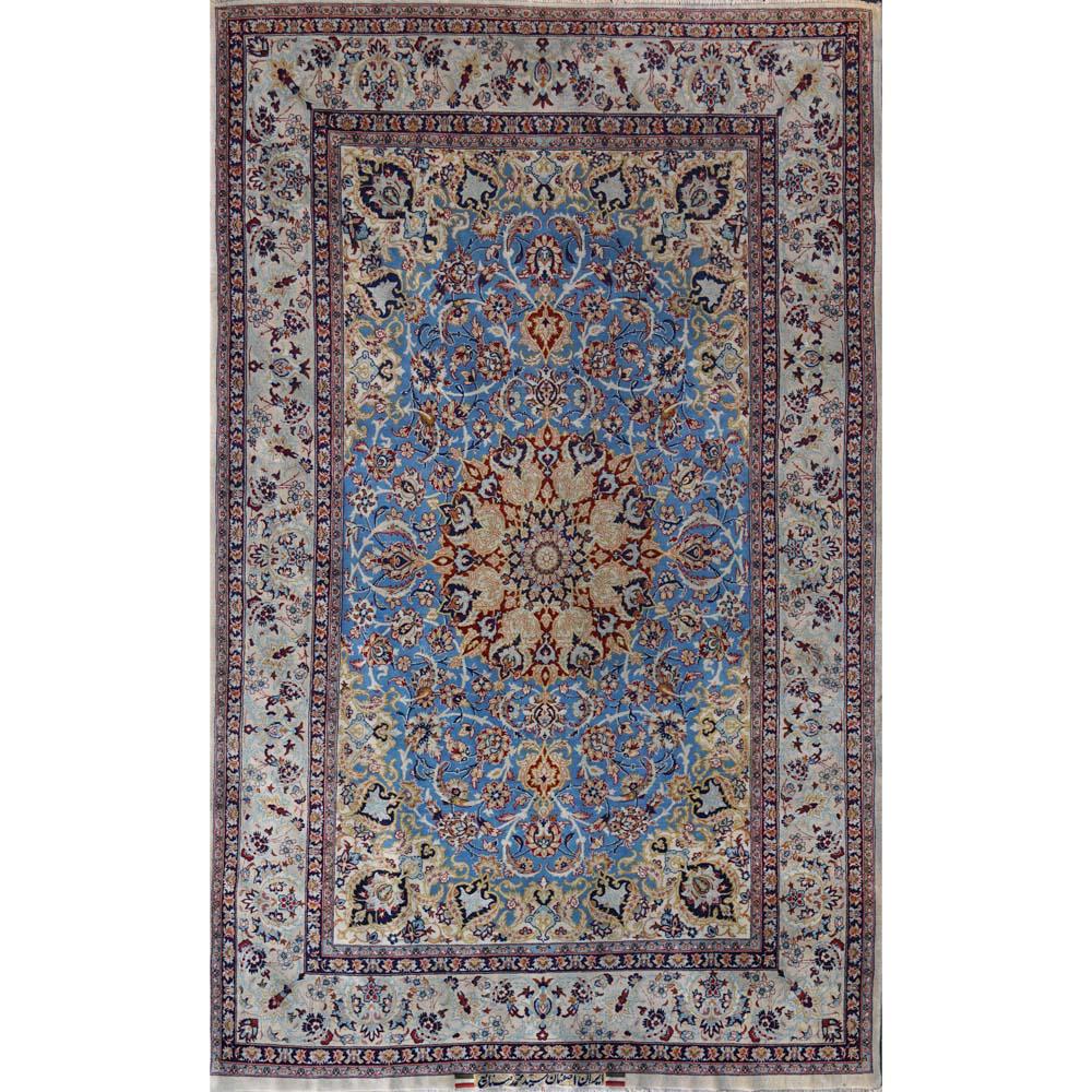 Isfahan carpet (1 of 1)
