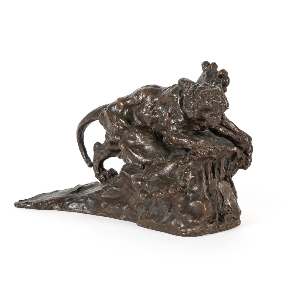 Edgardo Simone: Brindisi 1890 - United States 1948, 15x24x16 cm., "Panther on a rocky base", burnished bronze group, signed