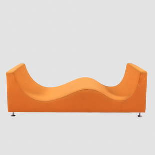 Jasper Morrison, prod. Cappellini: Italy, 1992, 72x200x70 cm., Three sofa de luxe series chaise longue in chromed metal and padded fabric, slight wears Literature: G. Gramigna, Repertorio del design italiano 1950-2000 per l'arredamento