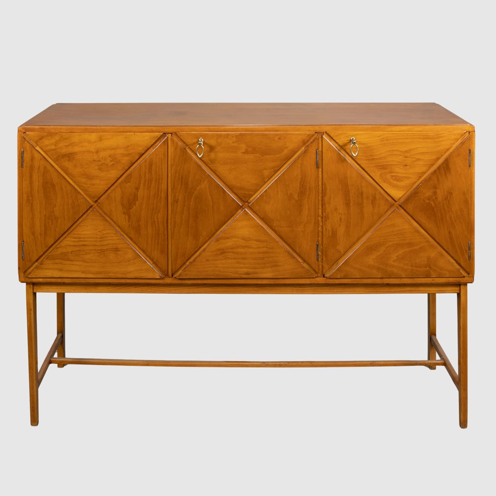 Italian manufacture: 1940/50s, 91x134x46 cm., wooden container cabinet