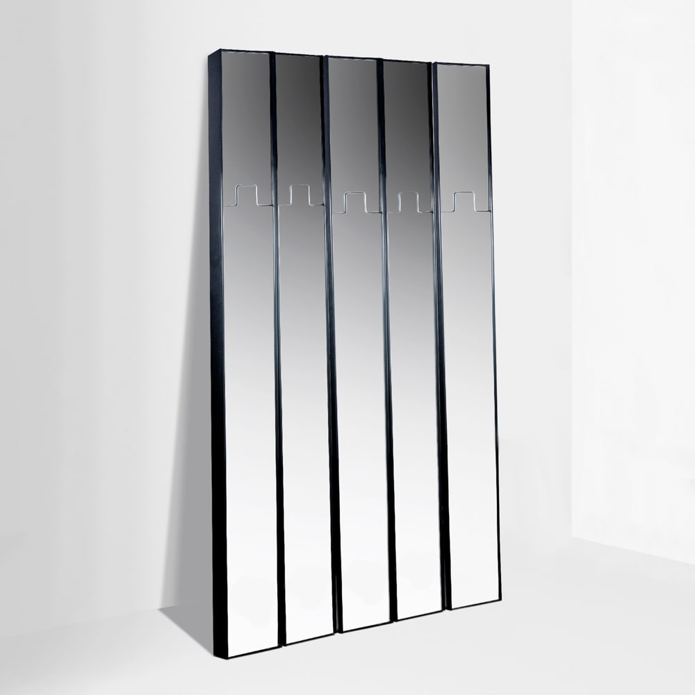 Luciano Bertoncini (Feltre 1939): Prod. Elco, Italy, 70s, single module: 200x20x6 cm., Gronda mod. coat hanger composed by five modules in ABS and mirrored glass, slight wears