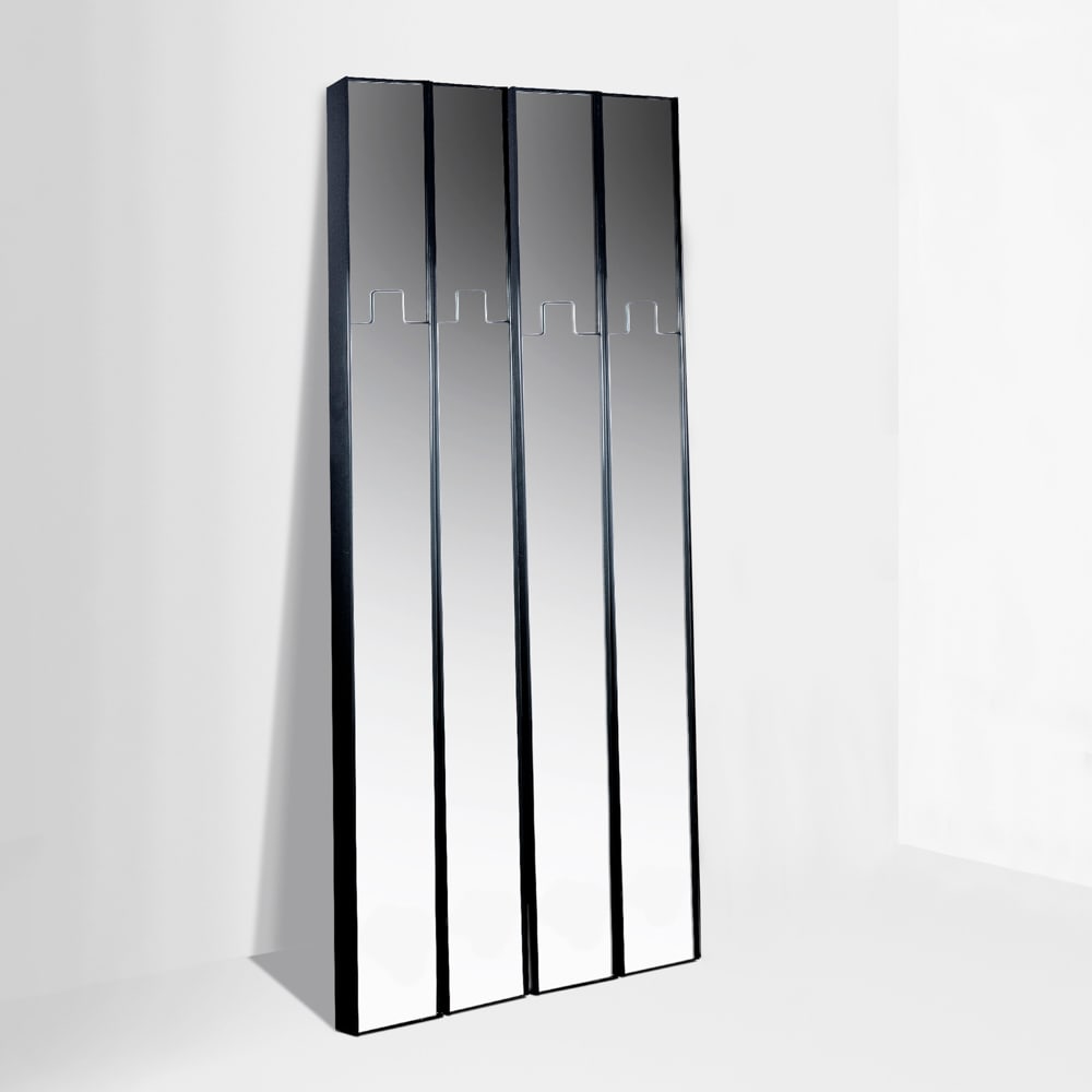 Luciano Bertoncini (Feltre 1939): Prod. Elco, Italy, 70s, single module: 200x20x6 cm., Gronda mod. coat hanger composed by four modules in ABS and mirrored glass, production label