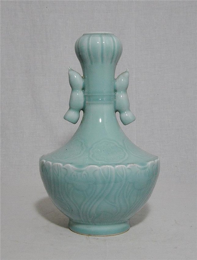 Chinese Monochrome Green Glaze Porcelain Vase With Mark (1 of 5)
