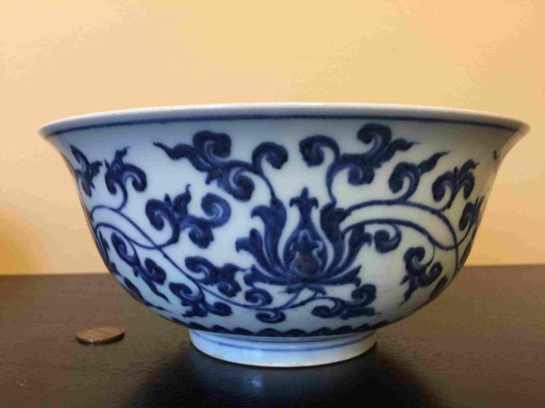 Big Chinese blue and white bowl (1 of 5)