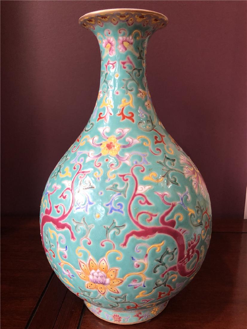 A fine Chinese blue vase (1 of 4)