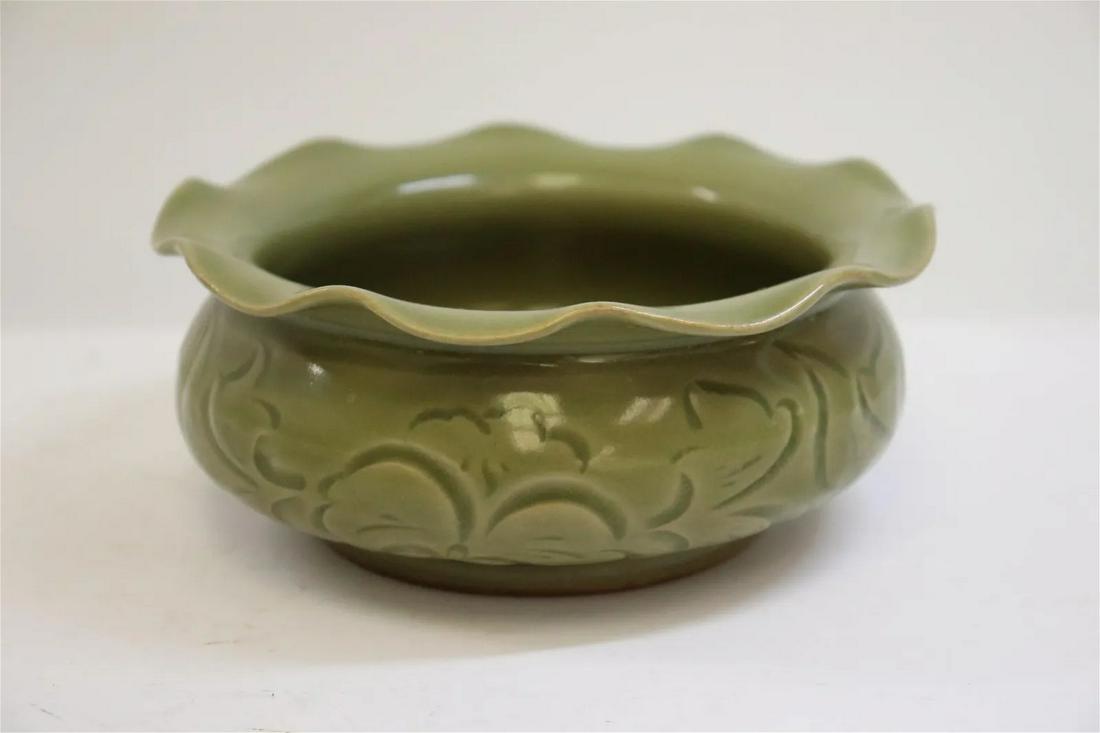 Chinese Song style celadon brush wash with foliate edge (1 of 6)