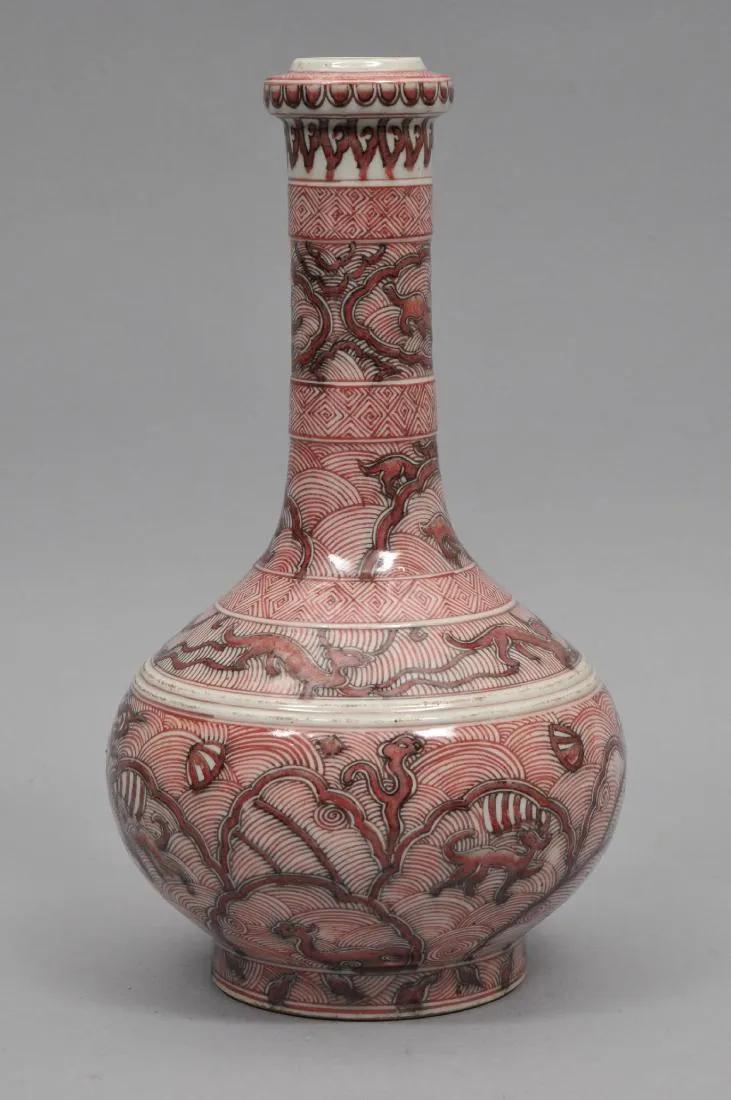 17th century Chinese porcelain vase with garlic mouth (1 of 4)
