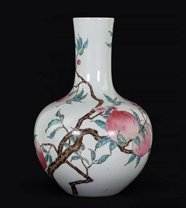 A Chinese Famille Rose Porcelain Bottle Vase with peaches (1 of 7)