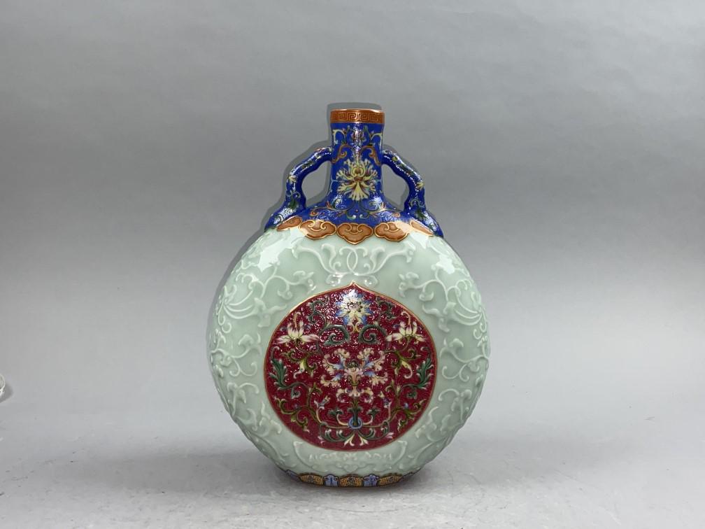 Chinese Qing Dynasty Qianlong period flat vase with double ears glazed with blue bean glaze (1 of 5)