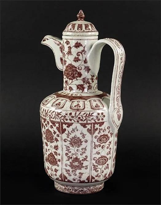A Chinese Ming Style Porcelain Covered Ewer (1 of 12)