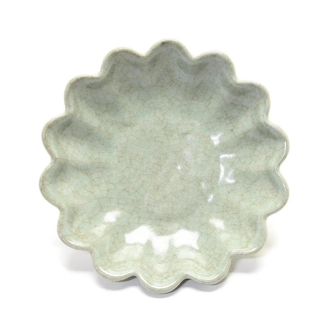 Chinese  Song Dynasty  Petal Shaped Dish (1 of 2)